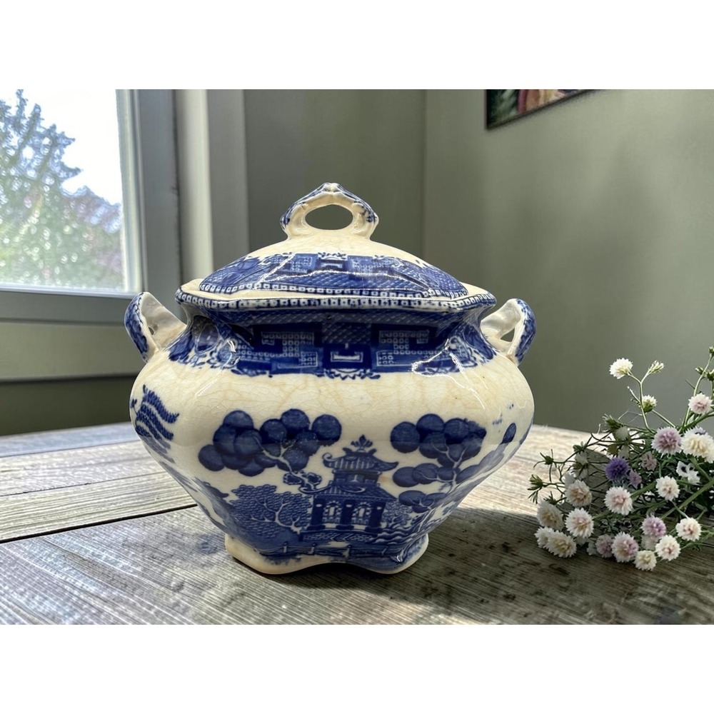 Buffalo Pottery Blue Willow Sugar Bowl With Lid (Blue and White) c. 1911 Antique